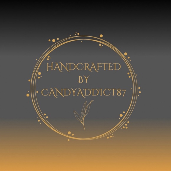 3/$20 HANDCRAFTED White Flower Charm Peach Clay Beaded Stretch Bracelet - Picture 3 of 4